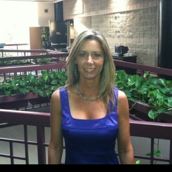 Meet your Posher, Renee - Picture 1 of 1